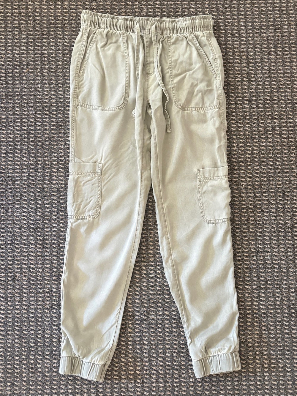 C&C CALIFORNIA Women’s Light Olive Drawstring Cargo Joggers